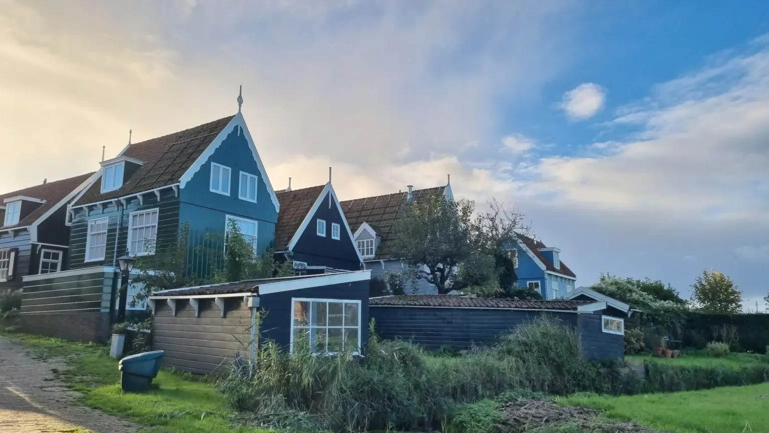 Marken ist ein mögliches Ziel während eines Segeltörns mit Skipper Sander. Marken ist ein mögliches Ziel während eines Segeltörns mit Skipper Sander.