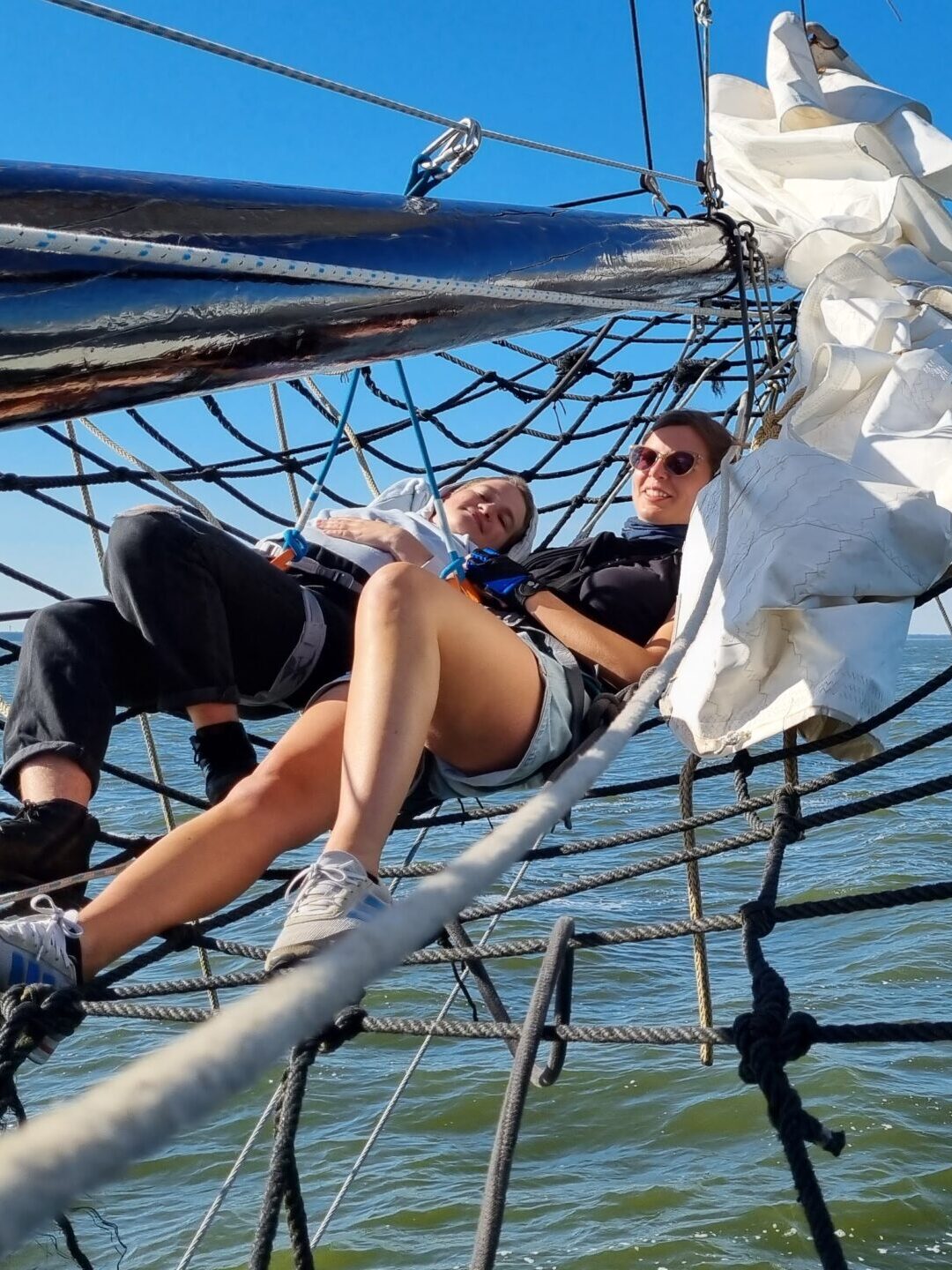 Entspannte Segelreise auf der Medusa Chillen auf der Medusa beim Segelcamp